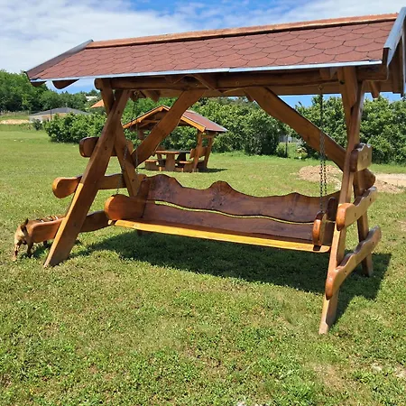 Daire Pilikán - Park, Agroturism, Vineyard&farm Cserszegtomaj