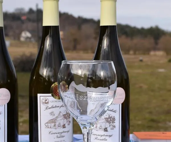 Pilikan - Park, Agroturism, Vineyard & Farm דירה