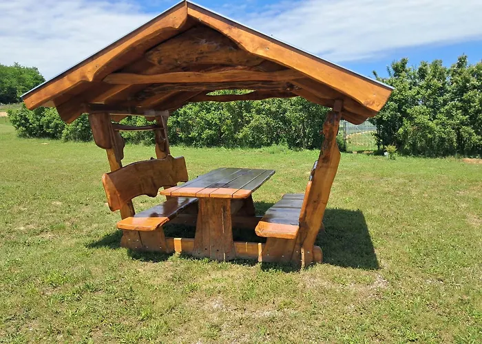 דירה Pilikan - Park, Agroturism, Vineyard & Farm